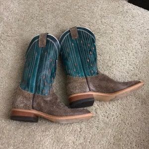 Justin boots! Real and pink. 🌼💕 FINAL SALE